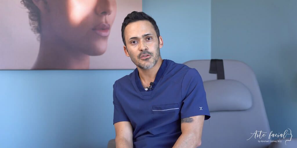 La diferencia entre demasiada piel en los párpados y un párpado caído